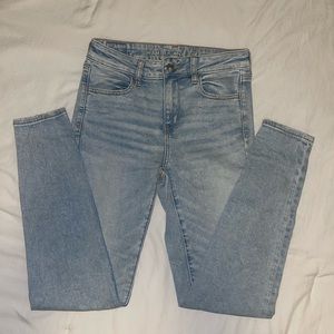 American Eagle Next Level High Rise Light Wash Skinny Jean / Size 6